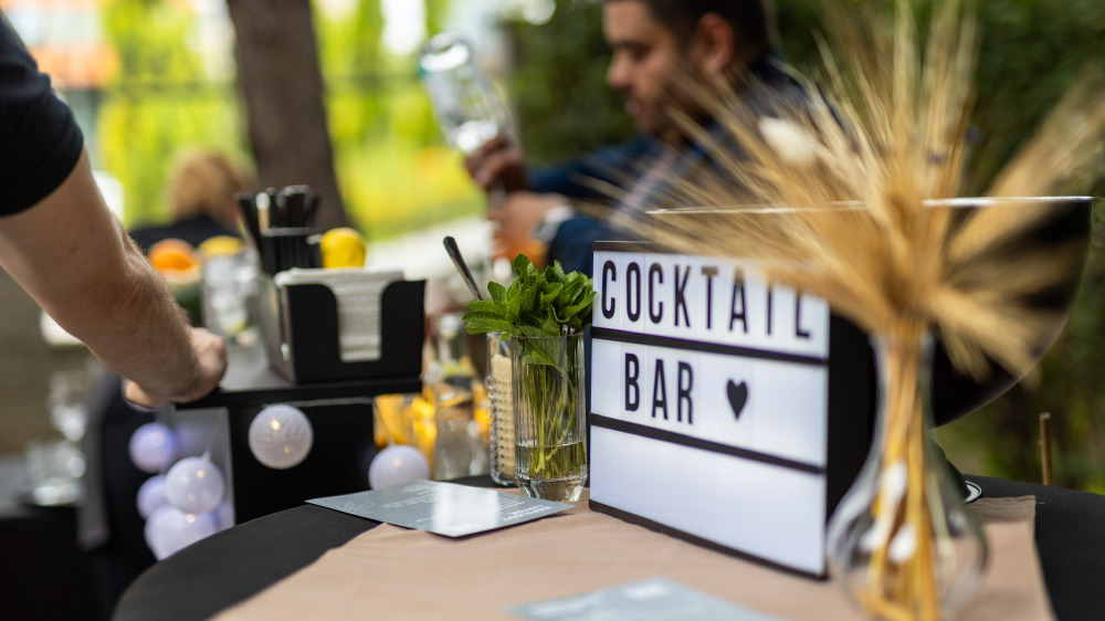 NARODENINY V APOLKA RESTAURANT